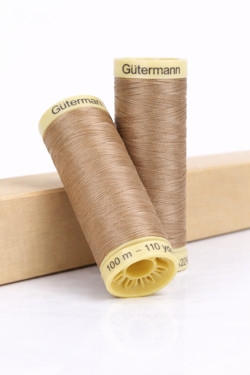 Filo Gütermann Cucitutto 124 Taupe