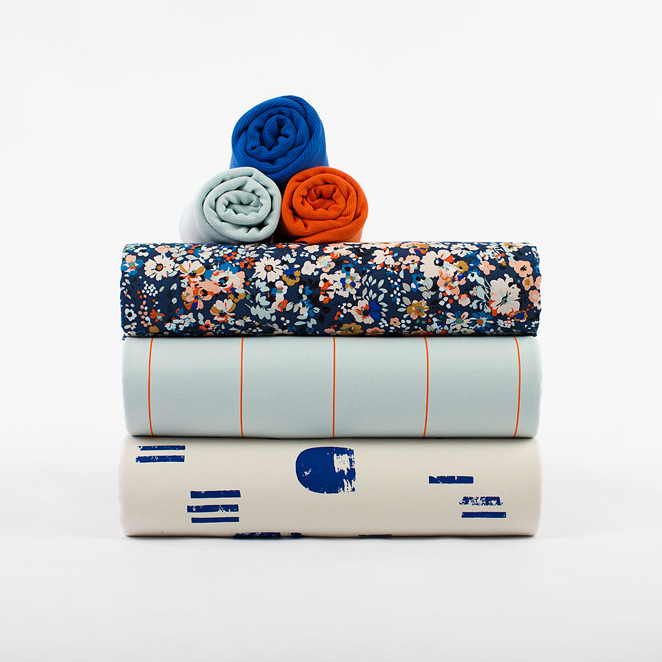 Flower Joy, Oceana Blue, Gabardine in tela di cotone