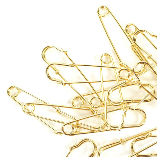Gold safety pin for kilt