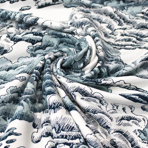 Nuages pluvieux, blanc cassé, polaire brossée