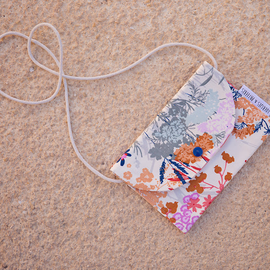 Wild flowers, Cloud white, Gabardine in tela di cotone