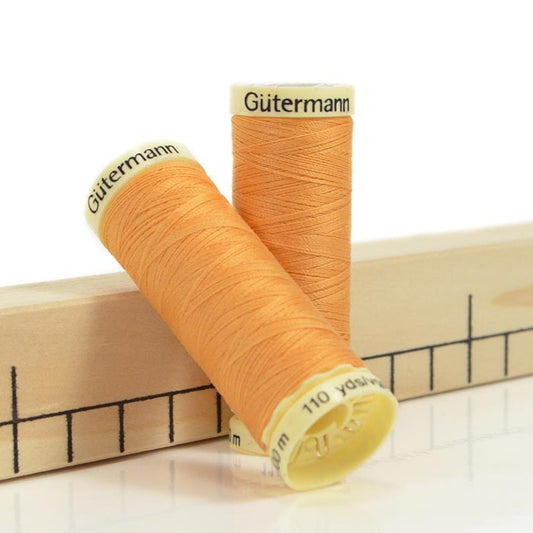 Fil à coudre Gütermann 300 Abricot