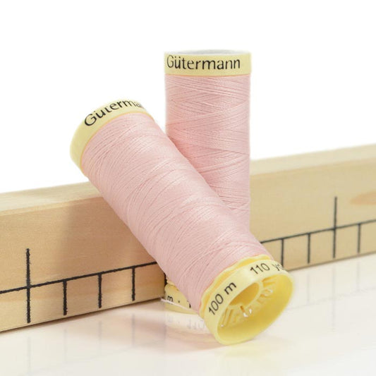 Filo Gütermann Cucitutto 372 Petalo di rosa