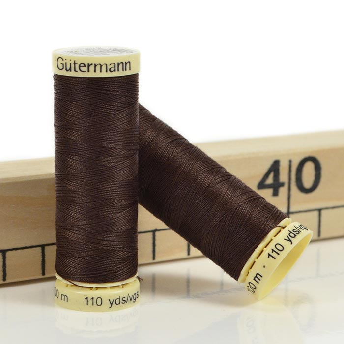 Filo Gütermann Cucitutto 696 Liquirizia