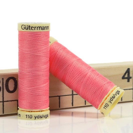 Gütermann Sewing Thread 889 Marshmallow
