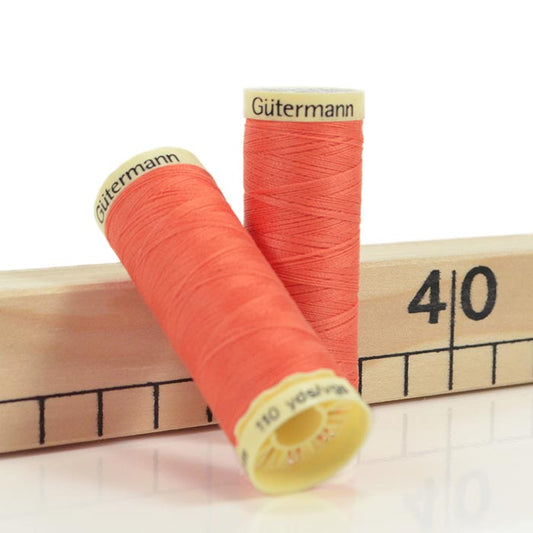 Filo Gütermann Cucitutto 895 Pompelmo rosa