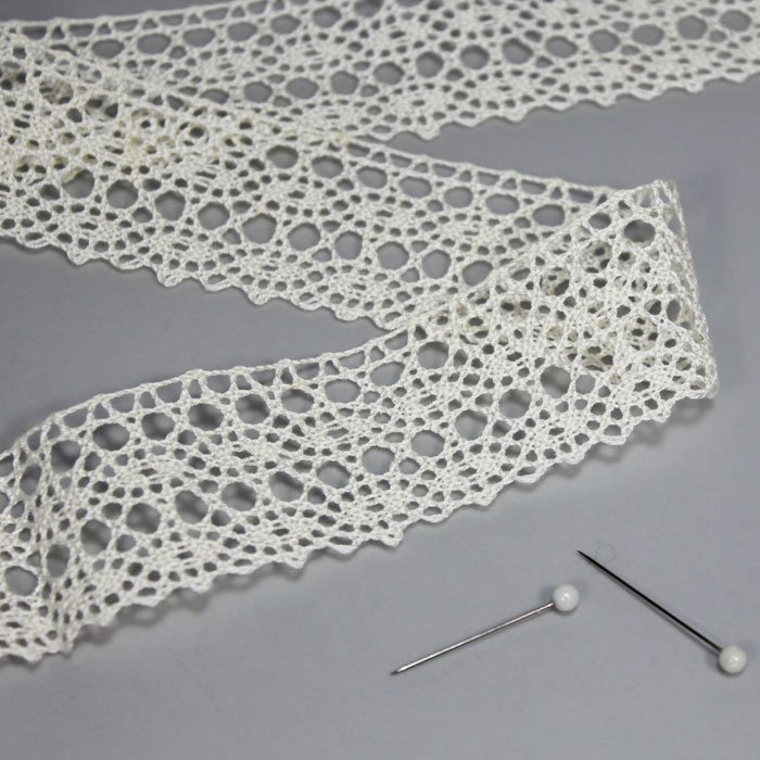 Dentelle aux fuseaux haute, crème