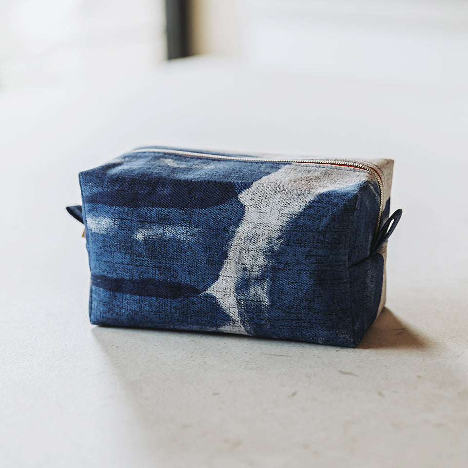 Drifting Course, Light gray and blue, Gabardine in tela di cotone