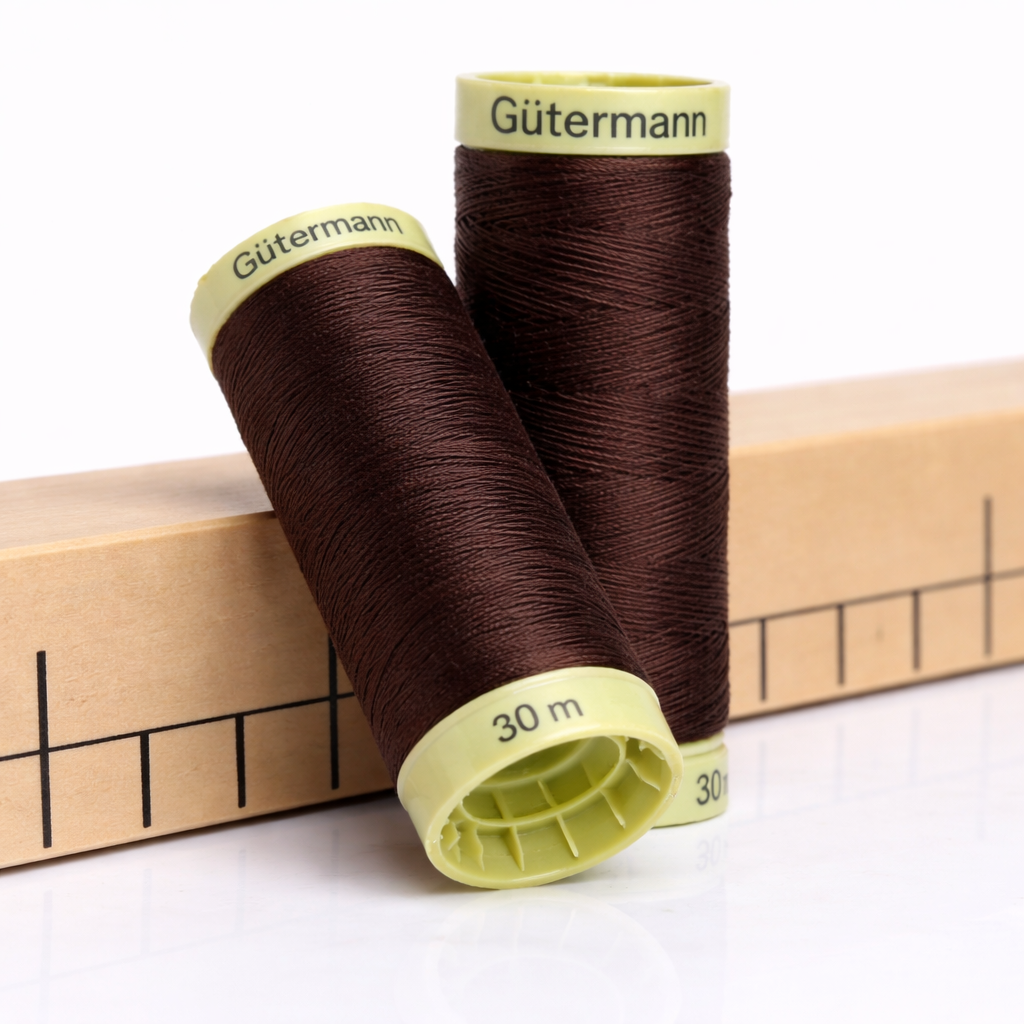 Filo Gütermann da Asole, 696 Marrone scuro