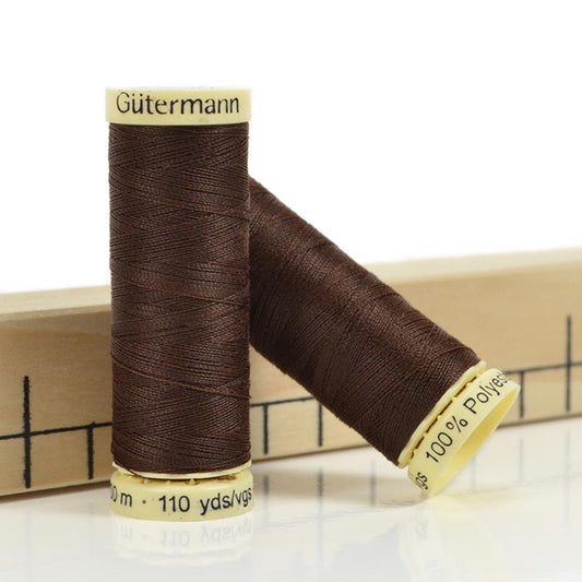 Filo Gütermann Cucitutto 023 Marrone mogano