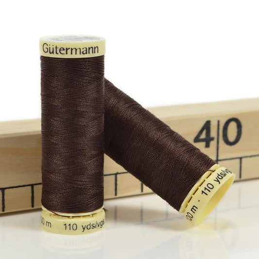 Filo Gütermann Cucitutto 696 Liquirizia